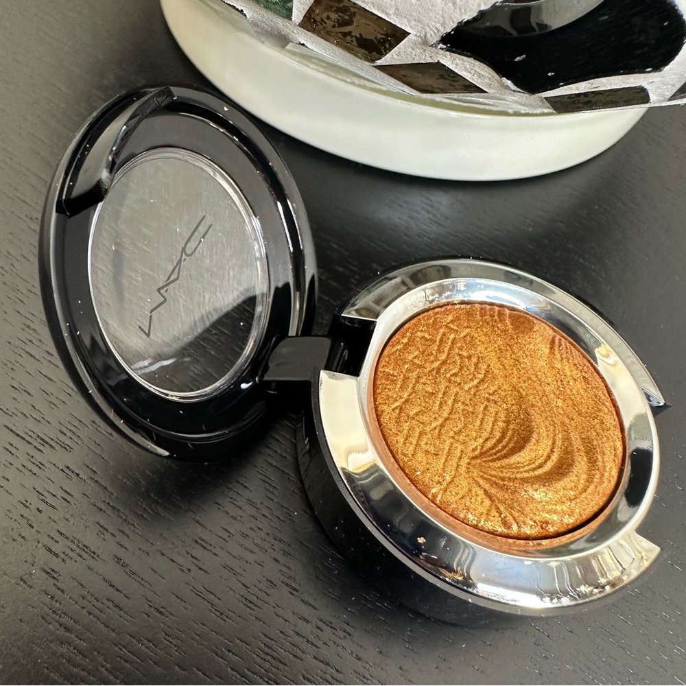 NWOT MAC GOLD METALIST Extra Dimension Eyeshadow